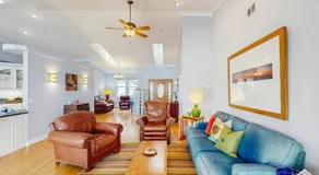 Oceanfront home with outdoor dining WIFI fireplace gas grill washer & dryer - Image 4