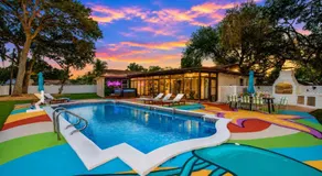 Tropical pop art getaway w Pool & Game Room - Image 3