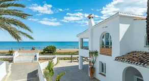 Urbanización El Oasis, 20 Villas en 1ª Línea Playa - Image 3