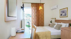 Saronis Hotel - Image 2