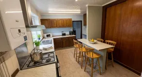 Alpine Guest House - Image 4