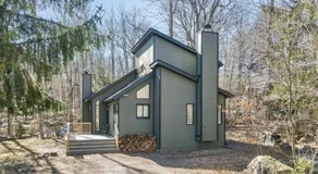 3BR, Lakeview, Hot Tub, Nintendo Switch - Deer Haven Poconos Retreat - Image 5