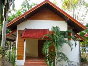 Laemkum Beach Resort - Image 2