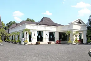 Urbanview Hotel Rumi Rooms Syariah Near RS Ortopedi Solo - Image 3
