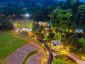 Trip.com Group Country Retreats (Earth-House Xinyu Joint Resort) - Image 2