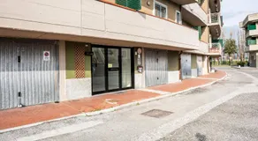 GuestHost - Luni Mare Modern Balcony Flat - Image 5
