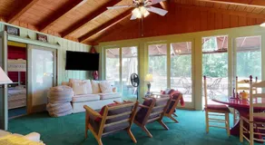 On The Lake Guest House - Image 3