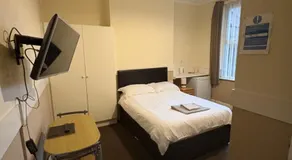 Runcorn Jubilee Guest House - Image 2