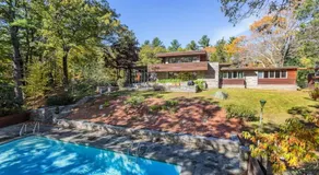 Peaceful Getaway Cottage on grounds of historic mid-century gem - Image 2