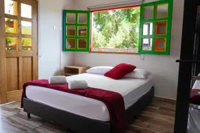 Roble Colonial - Apartamentos Deluxe en Guatapé - Image 2