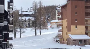 Risoul 1850 Beau Duplex pour 6 pers en plein centre de la station - Image 2
