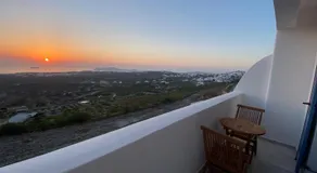 ENA suites Santorini - Image 4