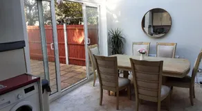 Mirandas Place - Image 4