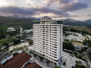 BOOS HOTEL - Image 5