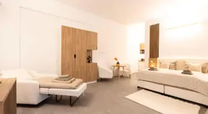Jomi Stays Berlin - Kudamm - Image 2
