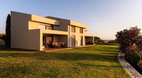 Villa Idyle - Beachfront Residence - Image 4