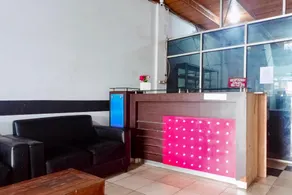 RedDoorz at Hotel Island Bengkulu - Image 2