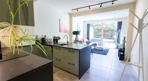 Unique Central Town House - Image 3