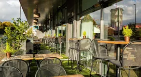 AC Hotel by Marriott Manchester Salford Quays - Image 5