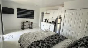 Luxury Stay Near Hard Rock Stadium - Image 2