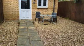 2 bedroom house Admiral Court - Image 5