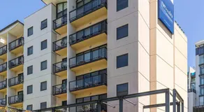 Mounts Bay 1 Bed Unit AC Parking & Balcony - Image 4