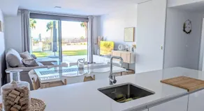 Apartamento frente a la piscina, gran jardín y vistas al mar - Image 4