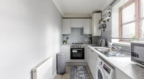 Luxurious 2BR Apt near O2 arena & Excel London with Parking Facilities - Image 3