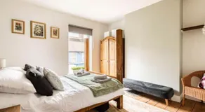 Seabreeze Pet friendly 3 bedroom house by the sea - Image 2