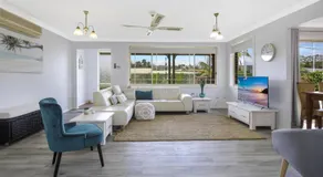 Vietta Rene Umina Beach - Image 2