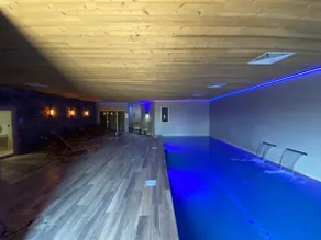 World Hotel - Image 3