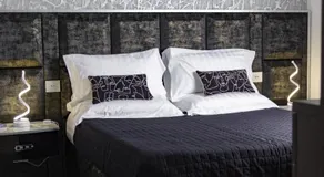 Suite17 - Luxury GuestHouse - Image 2