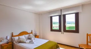 Castro Vizmaya, cómoda y amplia planta baja con jardín cerca de todo - Image 2