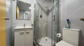 Debod Hostel - Image 2