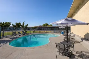 Howard Johnson by Wyndham Modesto Ceres - Image 4