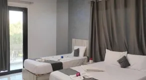Garden Hotel Downtown - Image 2