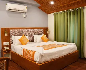 Hotel Nishat View - Image 4