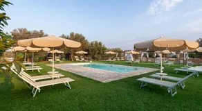 Bellavita and pool - Image 5