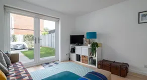 Canal View House - 2BR with Garden & Parking - Image 2