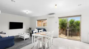 Stylish Newly Renovated Unit 7 Min From CBD - Image 2