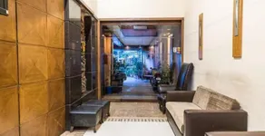 Hotel Bandra Residency 250m from Railway Station - Image 3