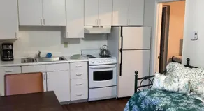 Grandma's Suite - Convenient Valley Location, Offering 10% OFF ON TOURS! - Image 3
