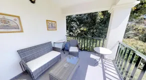 Modern Coastal Apartment Near Puerto Banús - Image 5