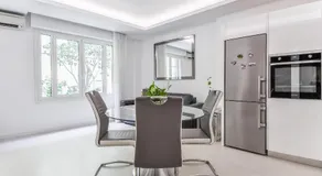 Charmigt renoverat 1BR Apart. In Heart Of Monaco - Image 3