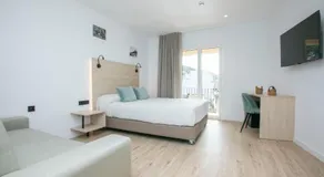 Hotel Coral Boutique by gaiarooms - Image 2