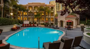 Beachside Marina Del Rey 2BR & 1BR - Resort Amenities - Image 2