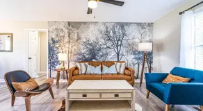 NEW Fully stocked luxury home close to I65 and I72 - Image 2