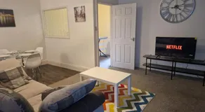 Apartment - Sleeps 4 - Parking - WiFi - Image 5