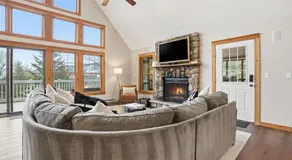 Luxury Poconos Chalet - 3 Mins to Camelback - Image 3