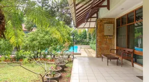 RedDoorz Plus near Kemang Raya - Image 4